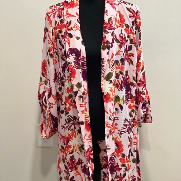 Beautiful Lane Bryant Floral Wrap Top w/Pockets; Size 14/16 *NWT* - Picture 2 of 8